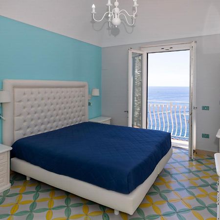 Apartments Amalfi Design Sea View Accessible By 250 Steps Eksteriør billede