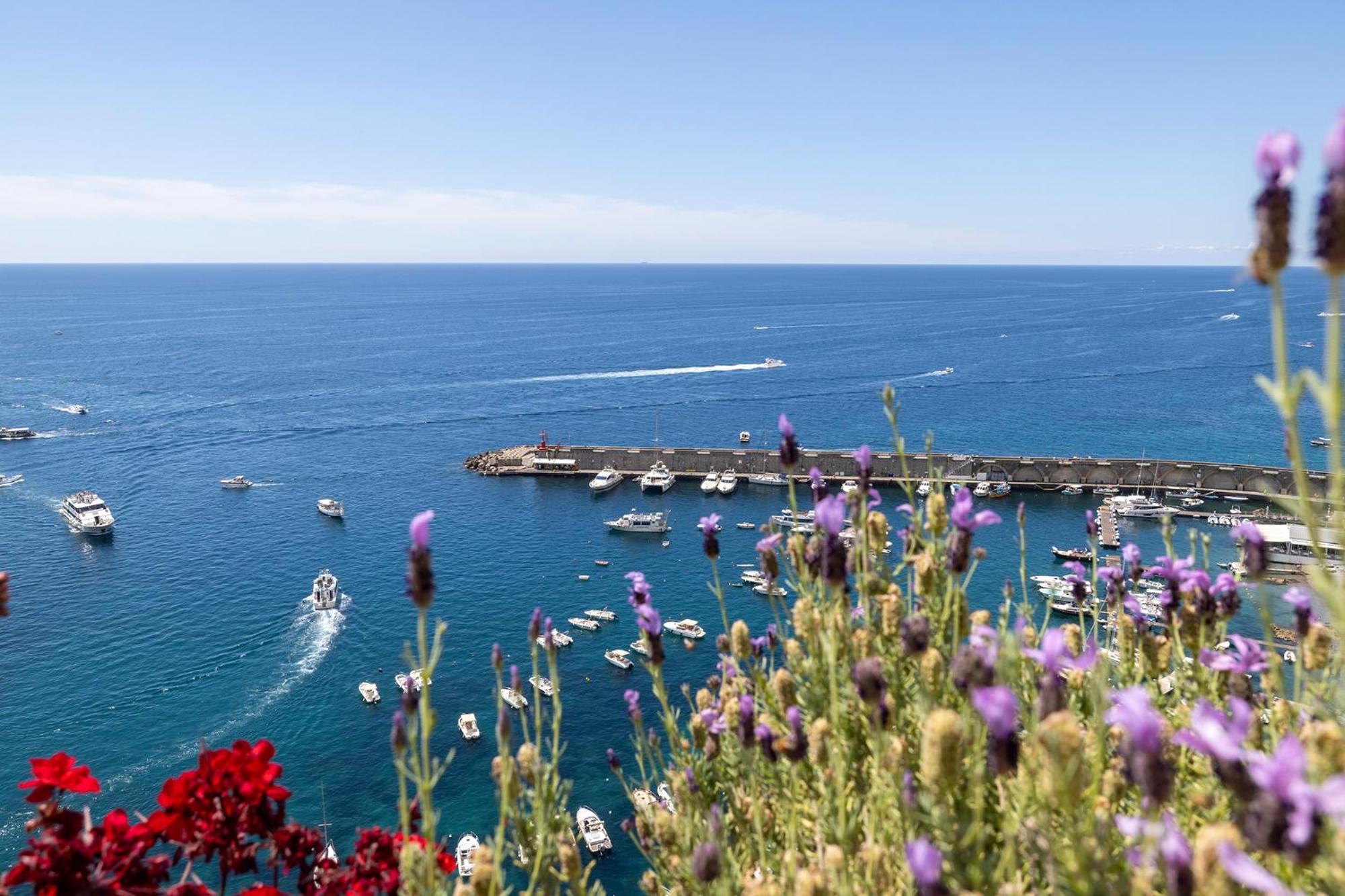 Apartments Amalfi Design Sea View Accessible By 250 Steps Eksteriør billede
