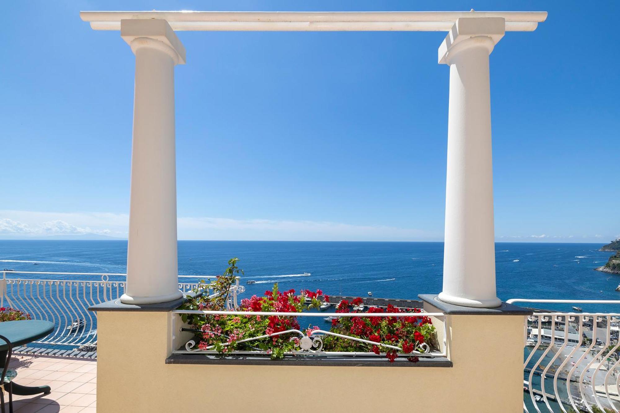 Apartments Amalfi Design Sea View Accessible By 250 Steps Eksteriør billede
