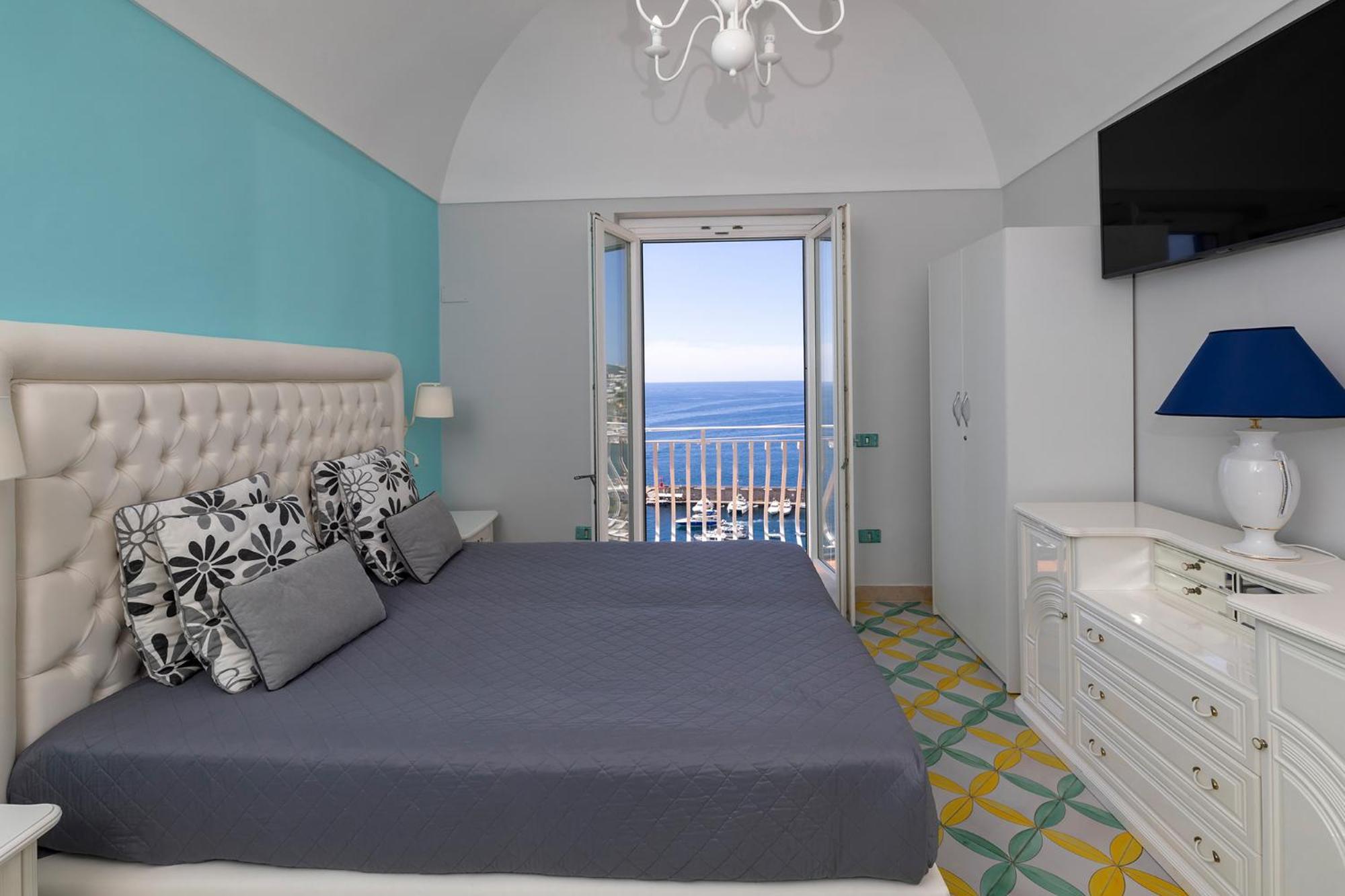 Apartments Amalfi Design Sea View Accessible By 250 Steps Eksteriør billede