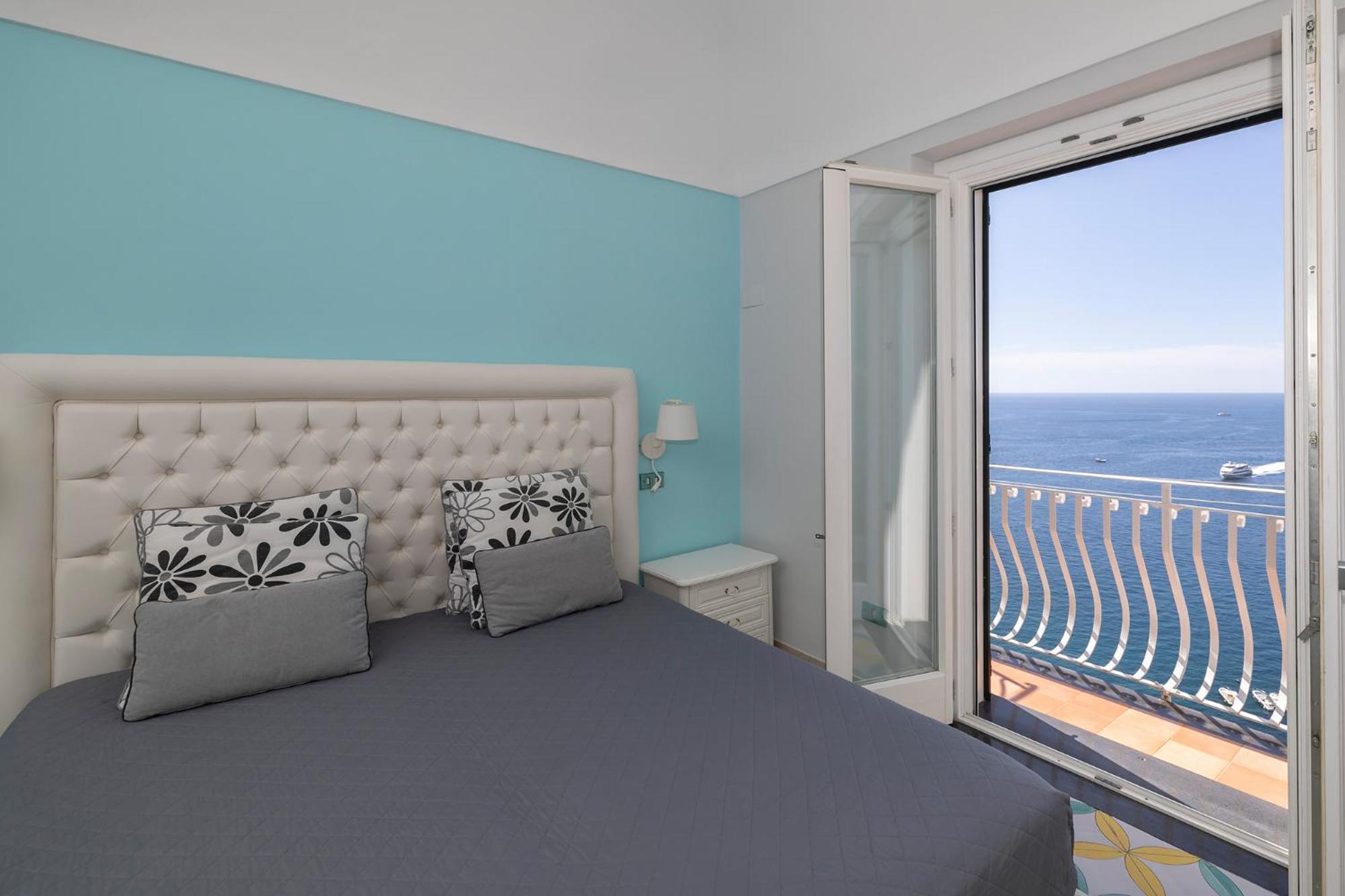 Apartments Amalfi Design Sea View Accessible By 250 Steps Eksteriør billede