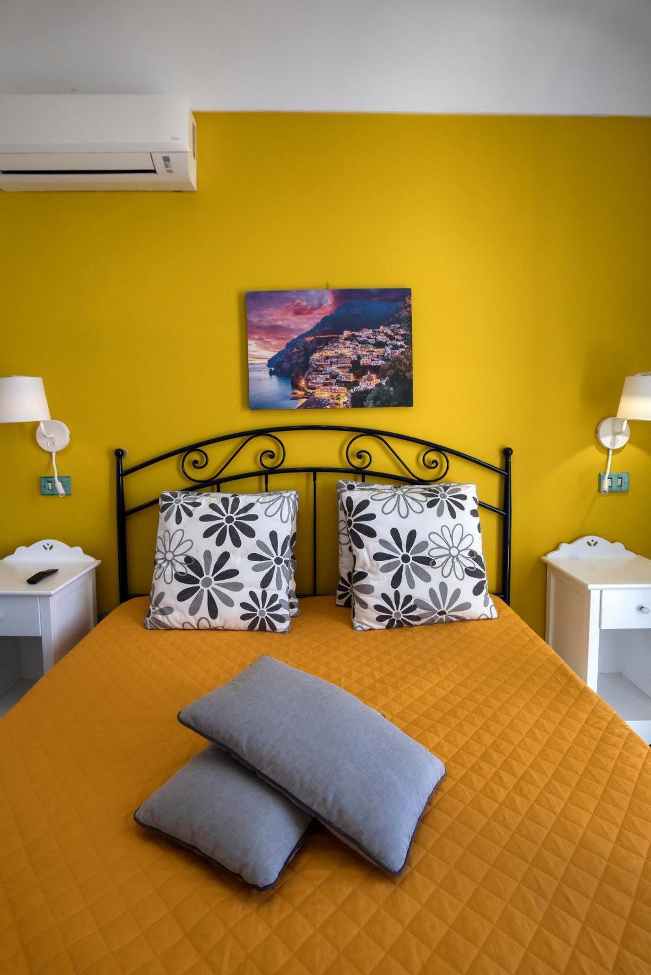 Apartments Amalfi Design Sea View Accessible By 250 Steps Eksteriør billede
