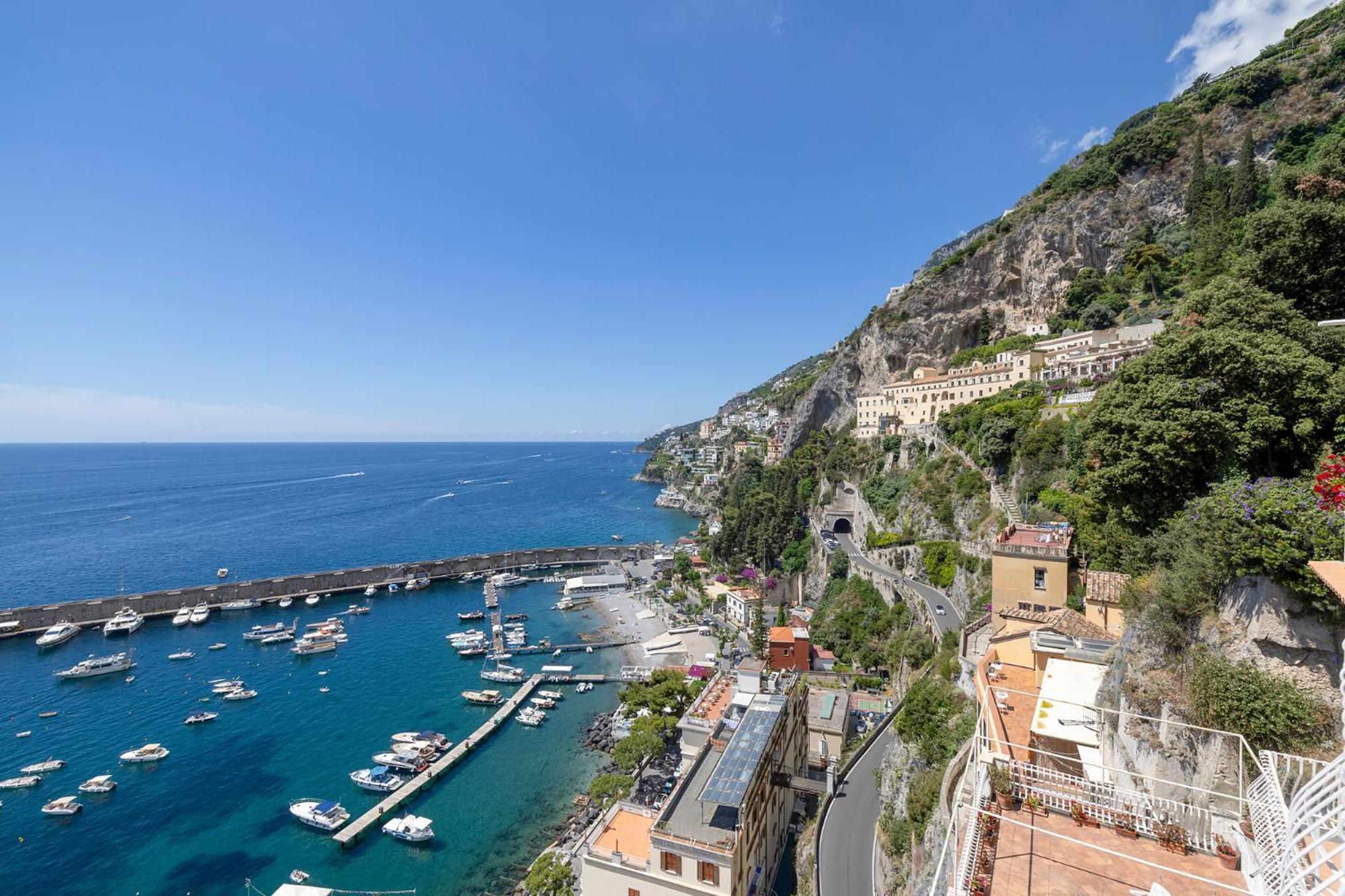 Apartments Amalfi Design Sea View Accessible By 250 Steps Eksteriør billede