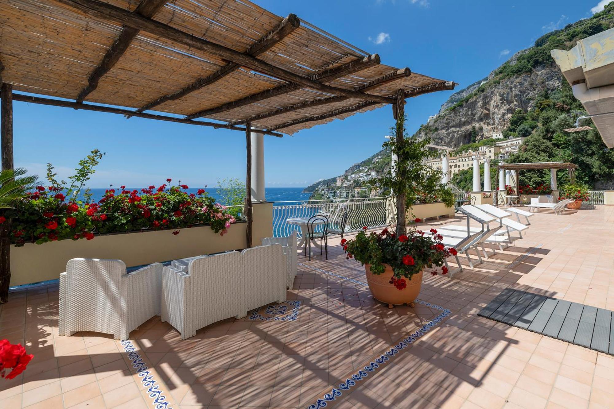 Apartments Amalfi Design Sea View Accessible By 250 Steps Eksteriør billede