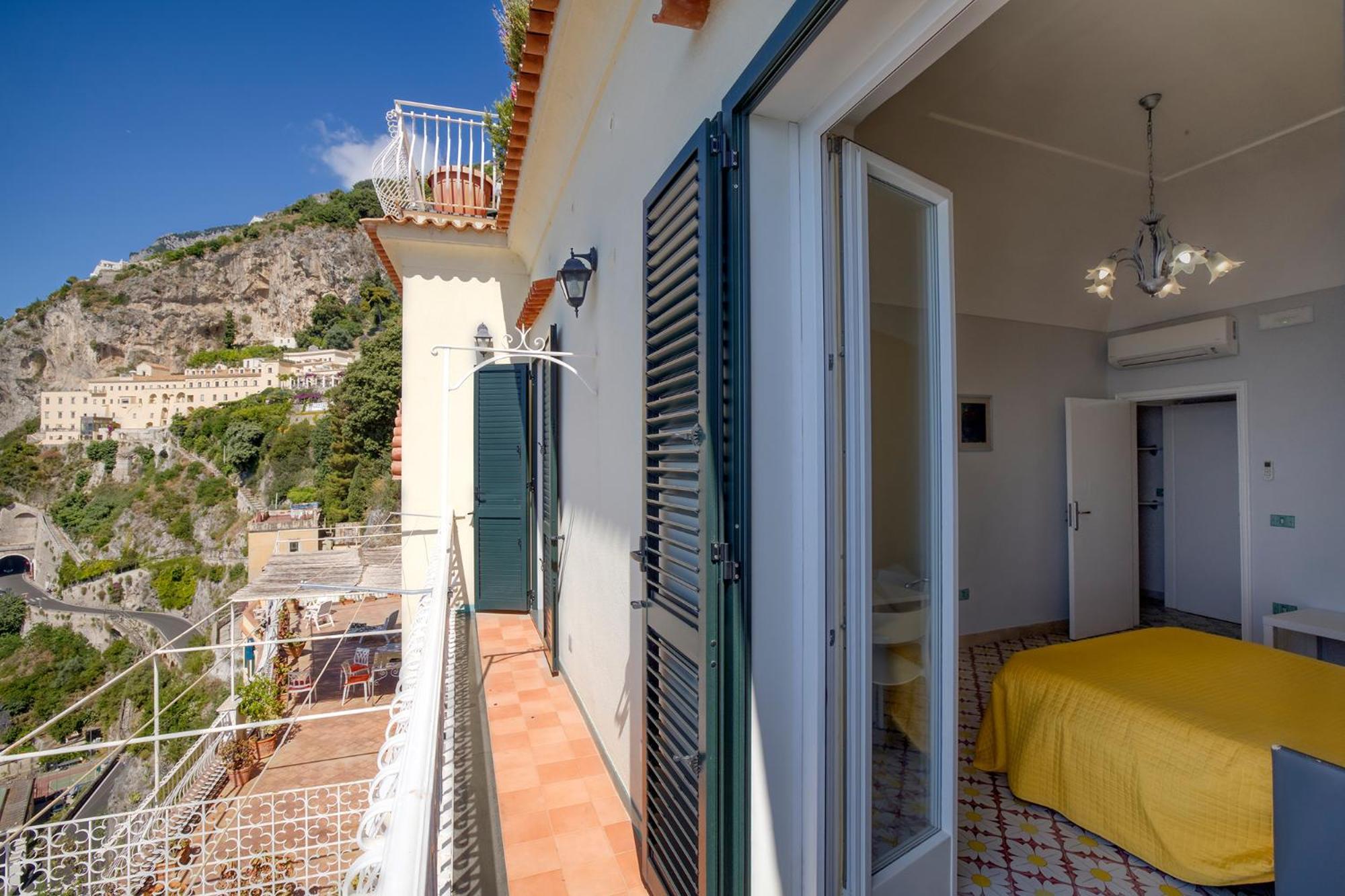 Apartments Amalfi Design Sea View Accessible By 250 Steps Eksteriør billede