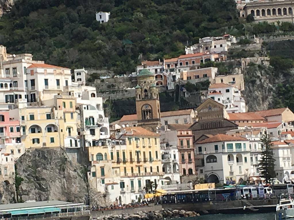 Apartments Amalfi Design Sea View Accessible By 250 Steps Eksteriør billede